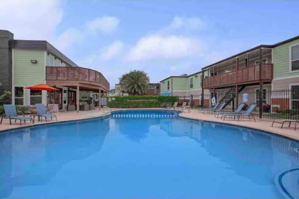 Beautiful/Spacious 2 Bedroom Houston Near Galleria Eksteriør bilde